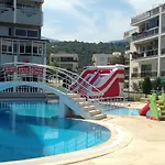Gold 3* Κουσάντασι