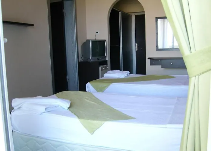 Gold ホテル クシャダス