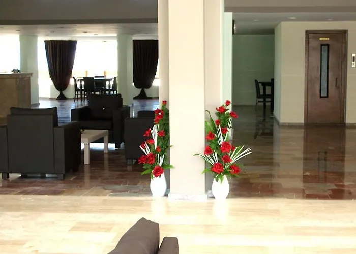 Gold ホテル クシャダス