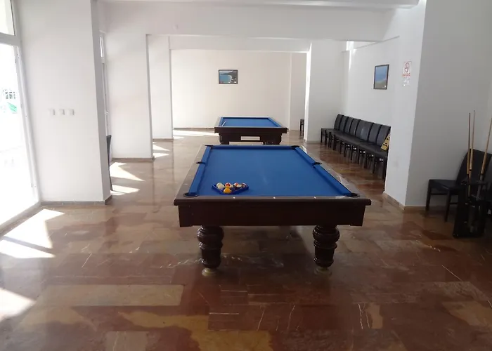 ホテル Gold クシャダス