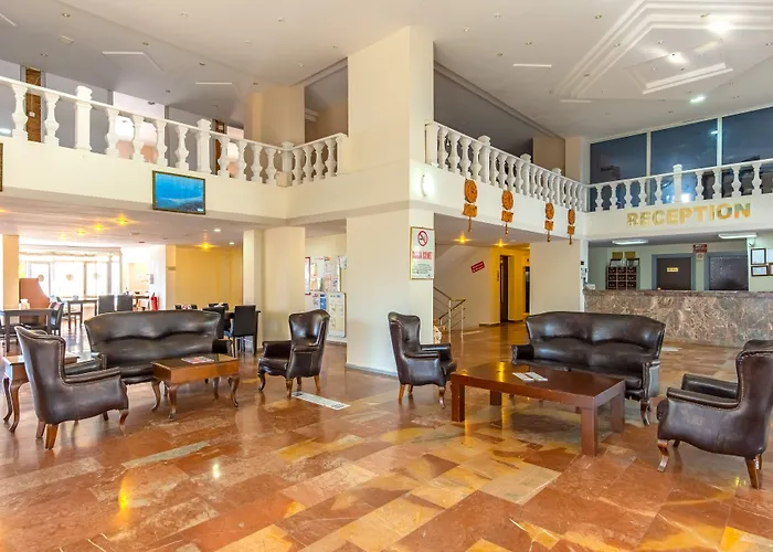 ホテル Gold クシャダス