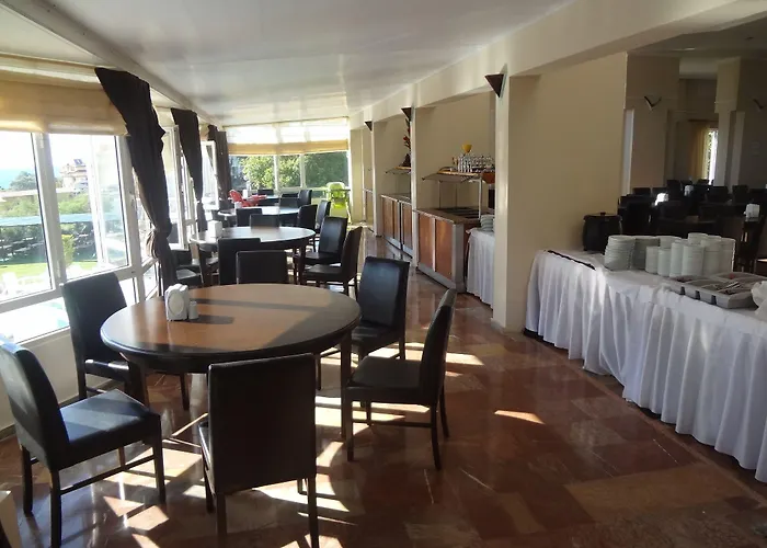 Gold ホテル クシャダス