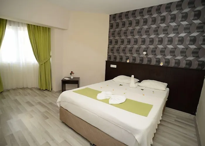 Gold ホテル クシャダス