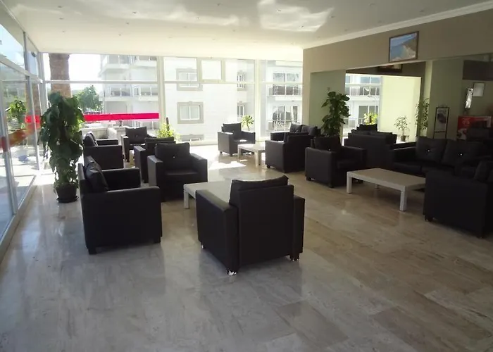 Gold ホテル クシャダス