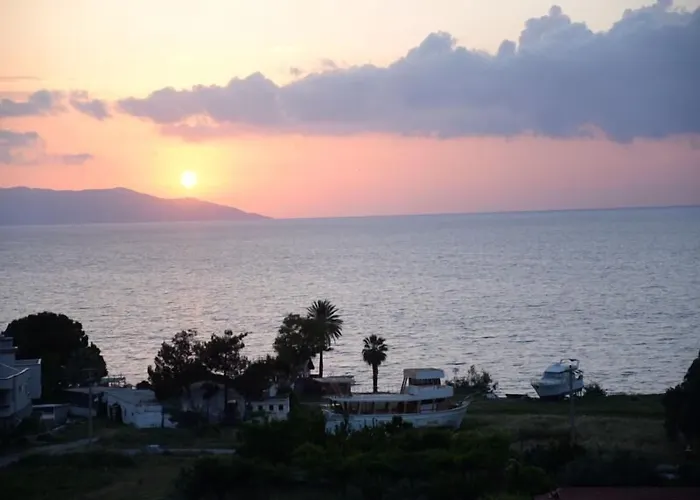 ホテル Gold クシャダス